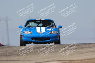 media/Oct-26-2025-CalClub SCCA (Sun) [[8ce1e69566]]/Group 5/Grapevine/